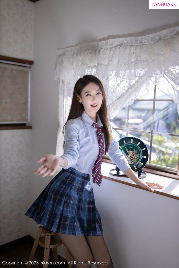 唐安琪  [XiuRen]高清写真图 2023.10.30 No.7585 唐安琪 美腿短裙第5张图片